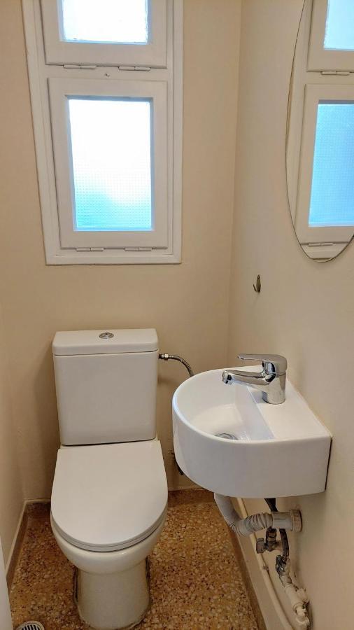 Grand Apartment In Parliament Square Atenas Exterior foto