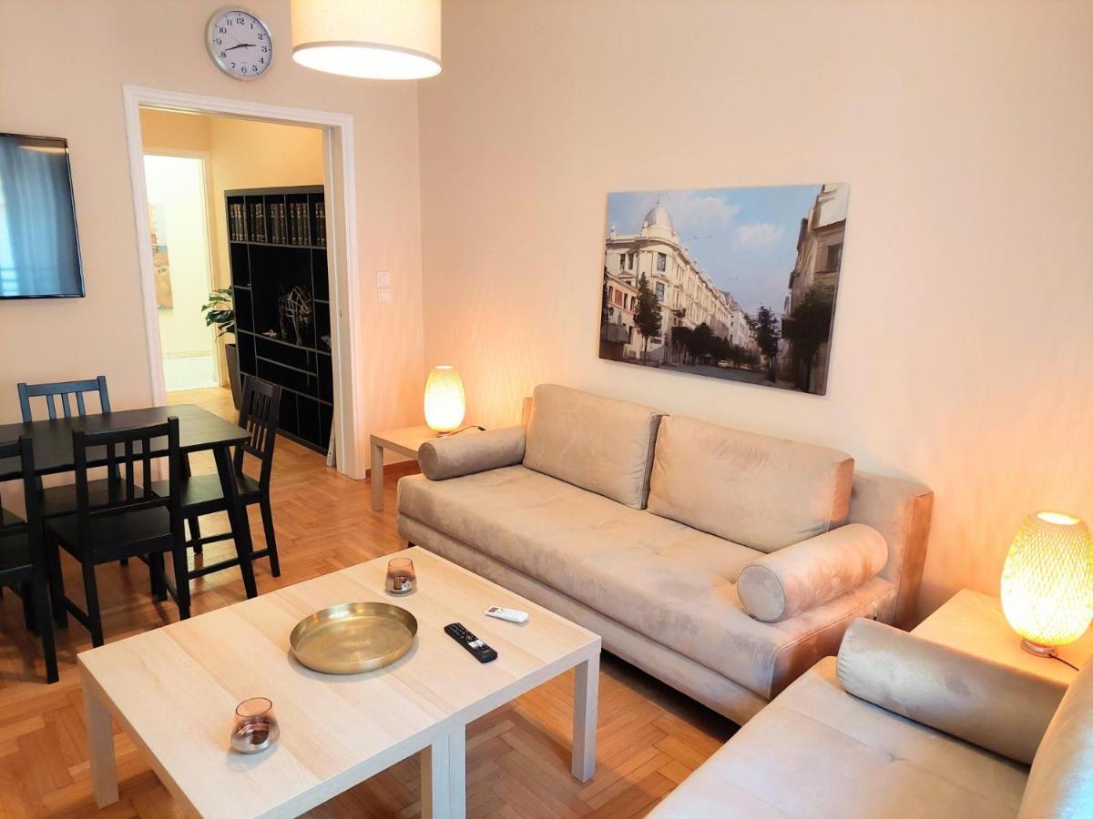 Grand Apartment In Parliament Square Atenas Exterior foto