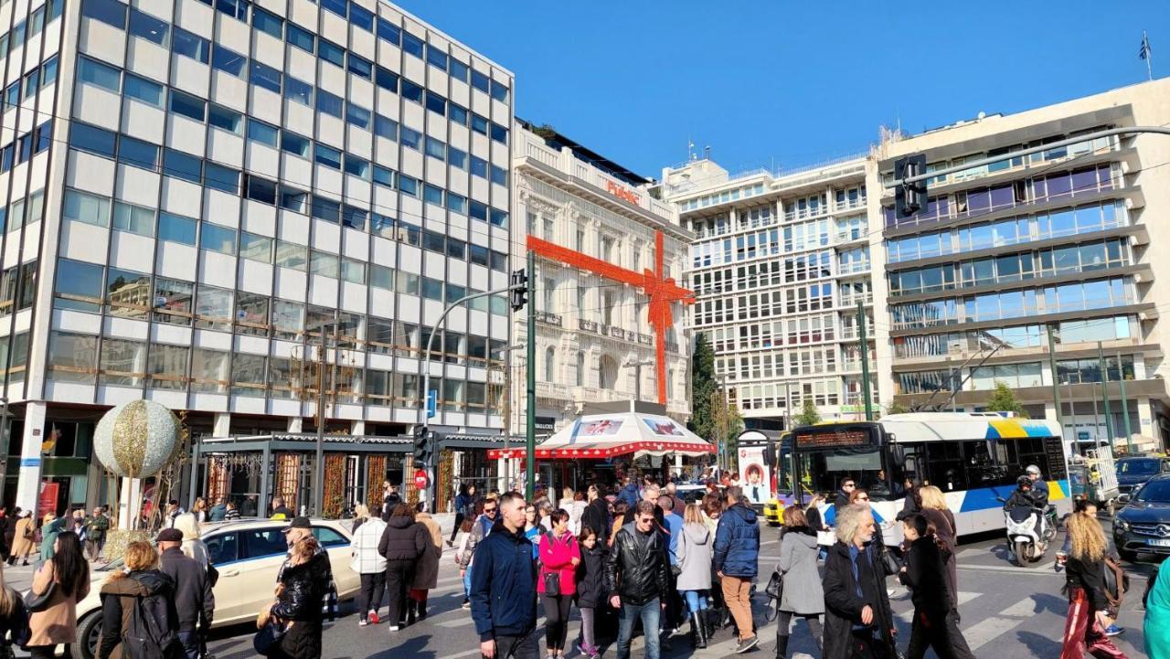 Grand Apartment In Parliament Square Atenas Exterior foto