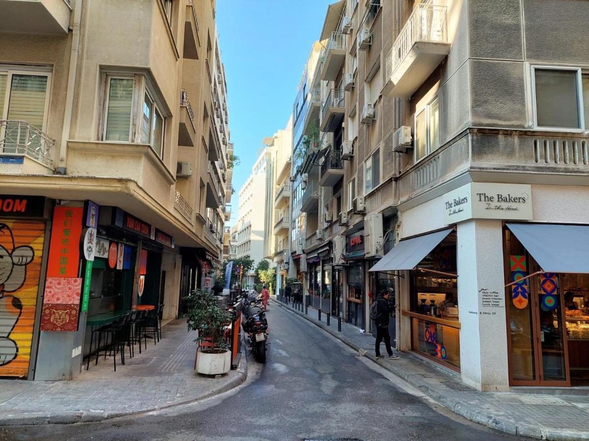 Grand Apartment In Parliament Square Atenas Exterior foto