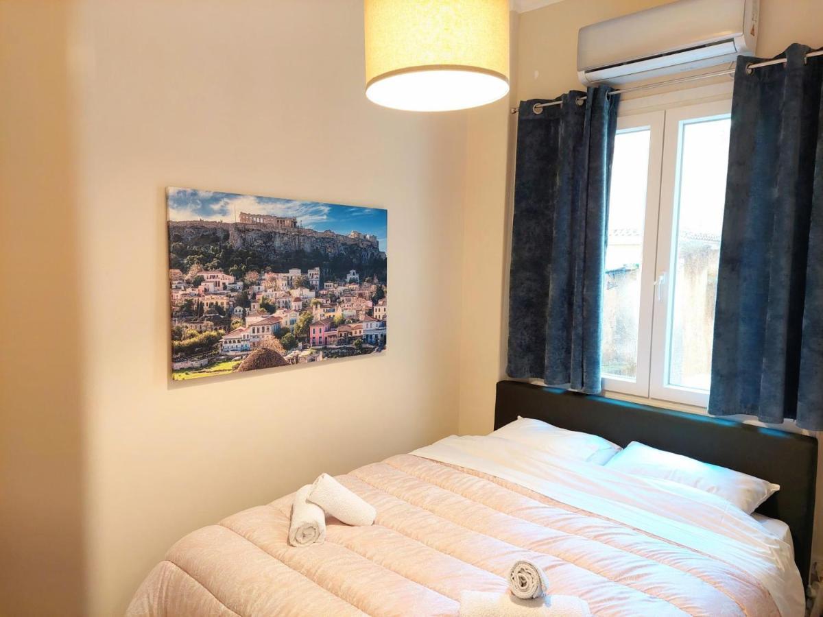 Grand Apartment In Parliament Square Atenas Exterior foto