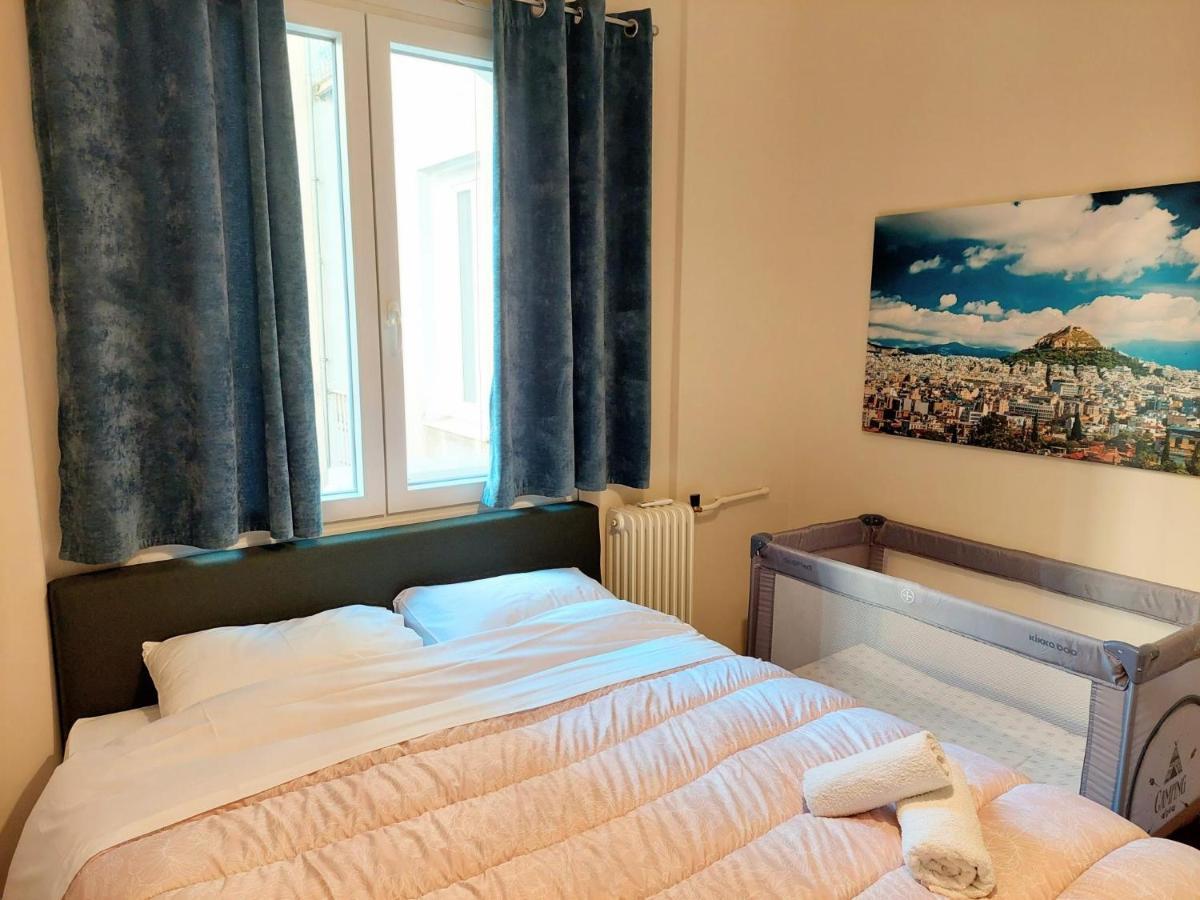 Grand Apartment In Parliament Square Atenas Exterior foto